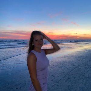 Meet your Posher, Olivia